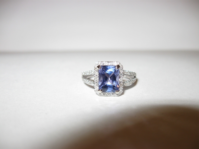 Tanzanite Engagement Rings. 1.5 ct tanzanite diamond ring