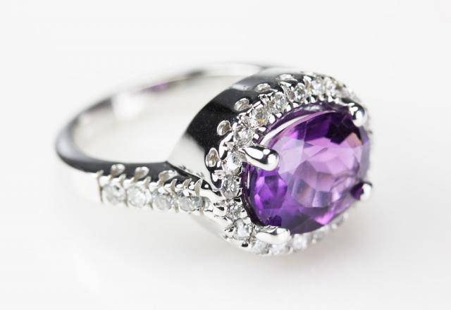 Oval Amethyst Ring