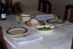 Xmas_Dinner_Table_02.jpg