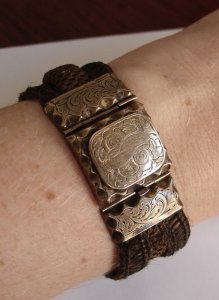 hairbracelet2.jpg