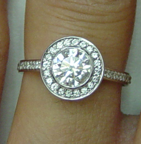 wf bezel halo no prongs closeup.jpg