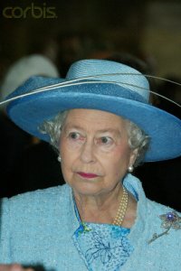 queenwilliamsondiamondbrooch.jpg