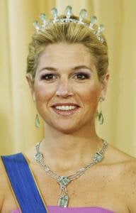 Maxima Aquamarijn Tiara 07.jpg