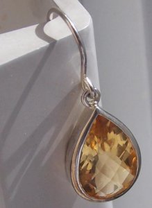 citrine_earrings_munich_closeup.JPG