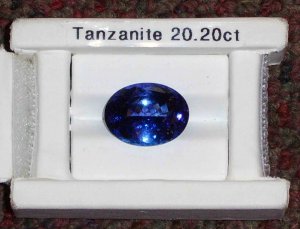 tanzanite 20.20ct sm.JPG