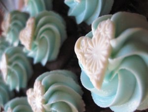 tiff blue cupcakes.jpg