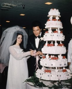 elvispriscillacakecutting.jpg