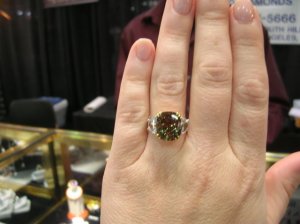 gemshow400011.jpg