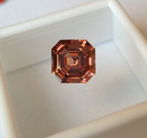 GB zircon 15.JPG