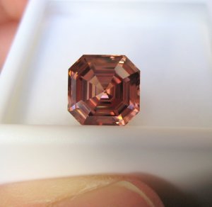 GB zircon 16.JPG