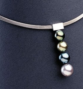 jan logan multi pearl pendant.jpg