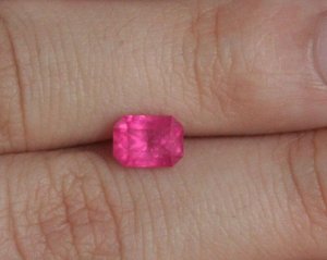 LDNeonPinkSPinel2.jpg