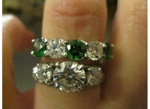 tsavdiamond3ringshand77.jpg