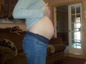 30 weeks preg.jpg