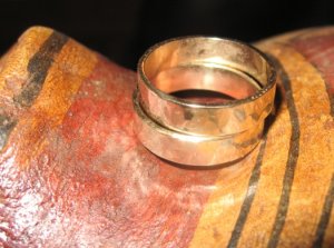 hammered gold bands01.jpg