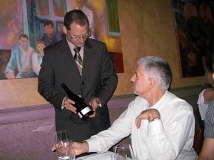 sommelier-garry-jck08.jpg