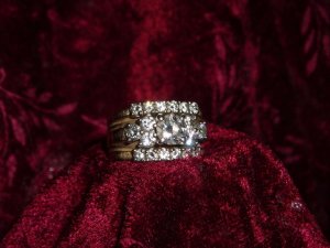 mara54weddingset1.jpg