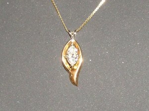 small MQ pendant PA241367a.JPG