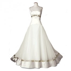 aaamyweddingdressmoncheri.jpg