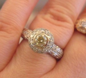 tacori_with_yellowbezel2.jpg