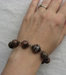 agatebeadbracelet1.jpg