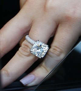 Khloe K ring12.jpg