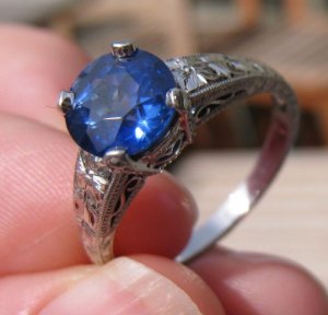 nicholerh_sapphire_ring1.jpg