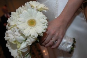 amyjokerette_weddingdaybouquet.jpg