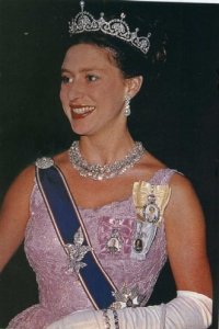 PrincessMargaret-PapyrusMotifTiaraa.jpg