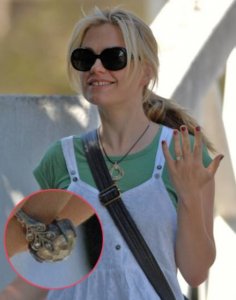 anna_paquin_ring_m.jpg