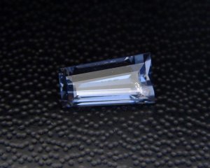 blue spinel baguette2.jpg