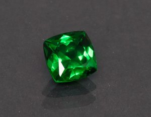 tsavorite-2.jpg