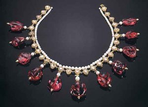 engraved_spinel_necklace.jpg