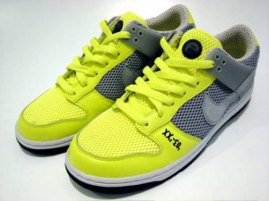 nike-dunkesto-neon-yellow.jpg