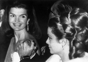 Grace_Kelly_Jackie_Kennedy_1.jpg