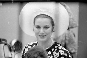 Grace_Kelly_closeup_Expo67.jpg