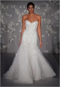 lazaro-spring-2010-wedding-dresses-deep-sweetheart-neckline-lace-tulle-mermaid.JPG