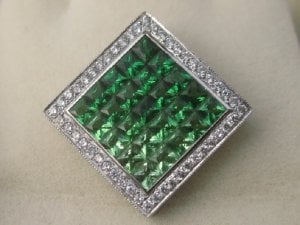 Garnet Tsavorite Daylight3_1_1.JPG