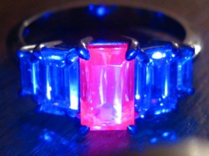 Spinel Mahenge Fluor.JPG