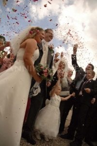 wedding%20confetti.jpg