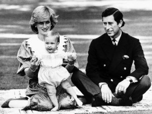 prince-william-with-prince-charles-and-princess-diana-in-australia-photographic-print-20050363.jpeg