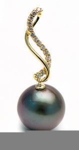 pendant cherry pearl.jpg