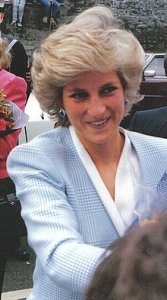 220px-Princess_diana_bristol_1987_01.jpg