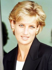 Queen-of-Hearts-princess-diana-10650213-338-450.jpg