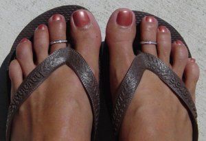 diamond toe ring 50.jpg