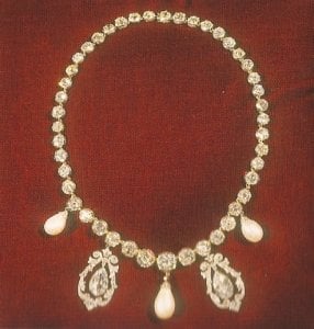 diamondpearlnecklace.jpg