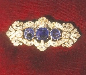 sapphirediamondbrooch.jpg