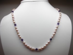 pearl necklace.jpg