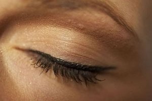 eyeliner_Full_12185449_std.jpg