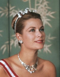 PrincessGraceBainsdeMerTiaraCloseUp.jpg